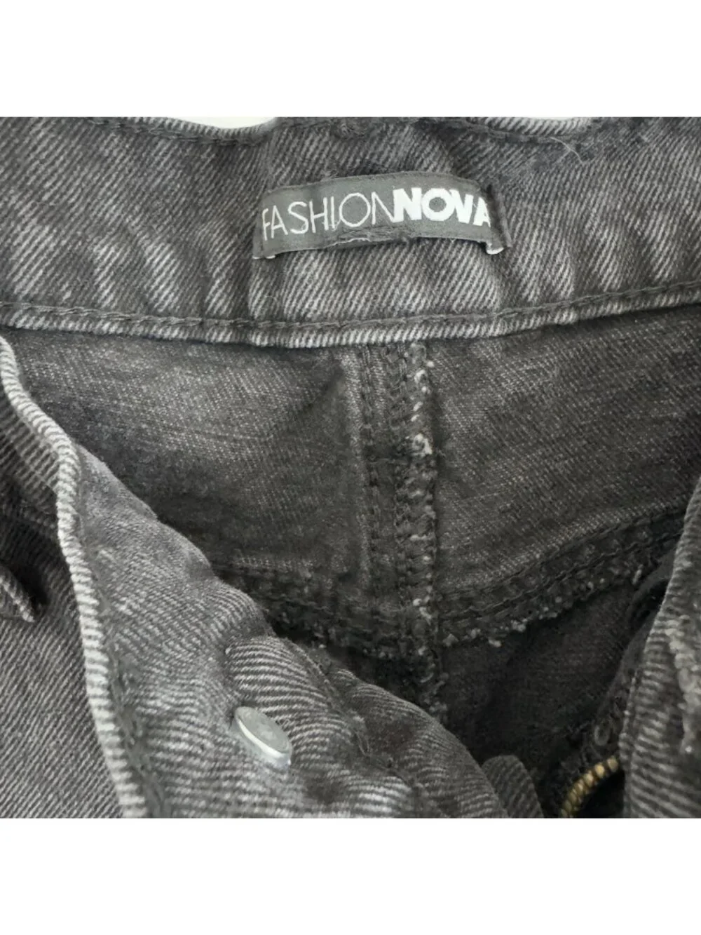 Fashion Nova Distressed Denim High Rise With Ripped Details Shorts Size 9